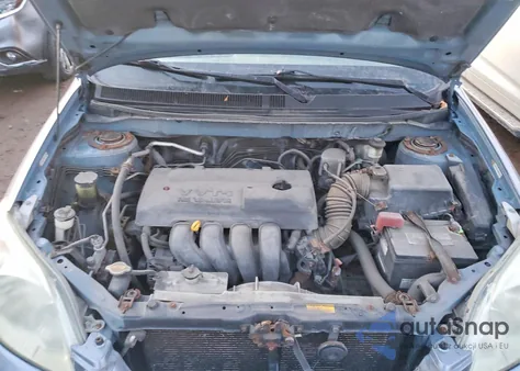 2004 Toyota Corolla Matrix Base z USA, uszkodzony, nr VIN 2T1LR32E24C243009